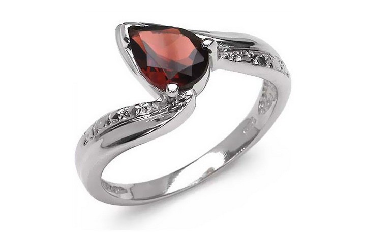 Inel argint 925 cu granat 