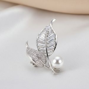 Brosa "Pearl Leaves" argintie