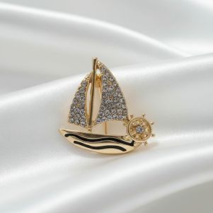 Brosa "Sailora" din cristale