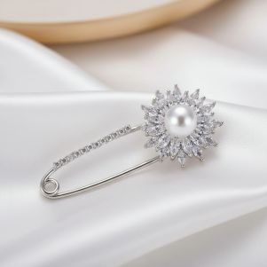 Brosa "Marquise" din cristale