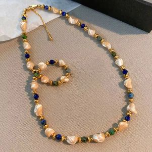 Colier "Nomira" din sidef crem