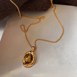 Colier "Charmia" placat cu aur si ochi de tigru