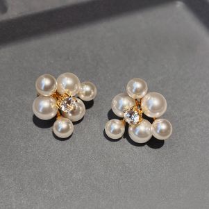 Cercei "Pearl Bloom" din perle