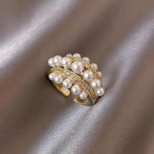 Inel "White Elegance" placat cu aur si perle