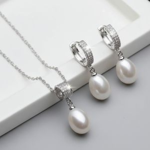 Set "Raffaello" din argint si perle naturale