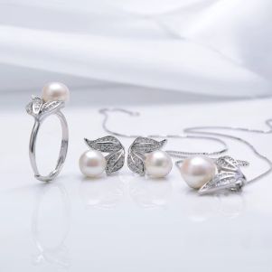 Set "Tulipa" din argint si perle naturale