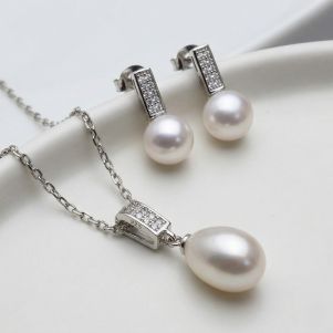 Set "Resplandor blanco" din argint si perle naturale