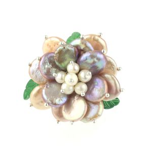 Brosa " Rosalinda" din perle naturale si jad verde