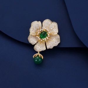 Brosa "Fleur" din cristale