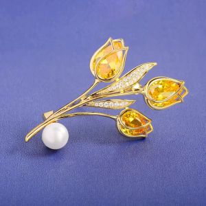 Brosa "Yellow Splendour" din cristale