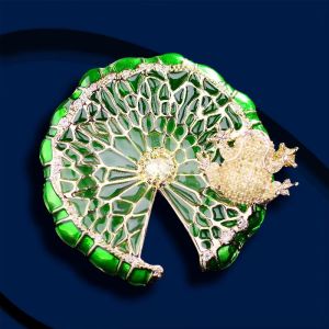 Brosa "Enchanted Lake" din cristale