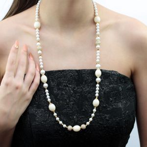 Colier lung din perle de Mallorca, cristale Preciosa si elemente placate cu aur 18k