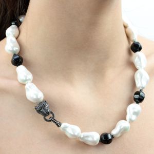 Colier din perle de Mallorca, agat si rhinestone