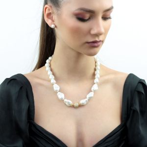 Colier exclusivist din perle de Mallorca si rhinestone