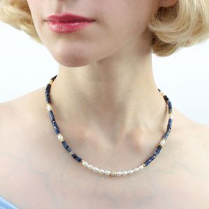 Colier "Lullaby" din sodalit, perle naturale si rhinestone