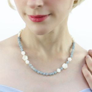 Colier "Frozen Beauty" din acvamarin si sidef