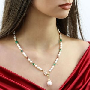 Colier "La Belle Fleur" din perle naturale si cristale