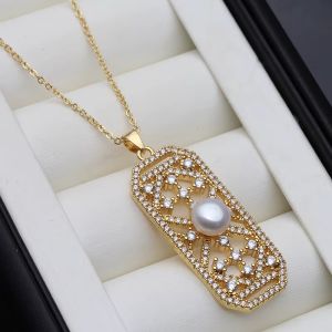 Colier "Evalia" placat cu aur, cristale si perla
