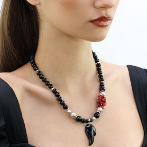 Colier "Magatama" din agat, coral si perle de Mallorca