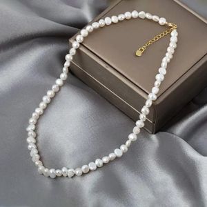 Colier "Fior di Late" din naturale