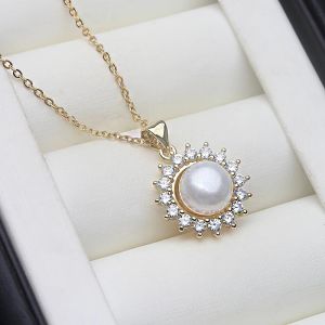 Colier "Pearlora" placat cu aur