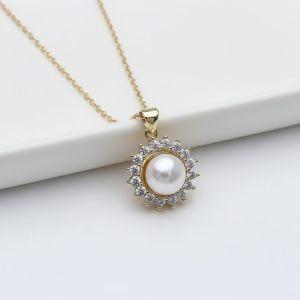 Colier "Pearlora" placat cu aur