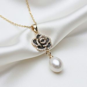 Colier "White Peony" placat cu aur