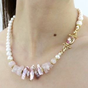 Colier "Soft Bloom" din perle naturale si cuart roz
