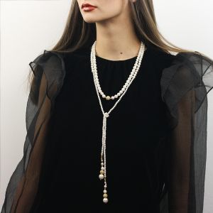 Colier lariat din perle de Mallorca albe, rhinestone si cristale Preciosa