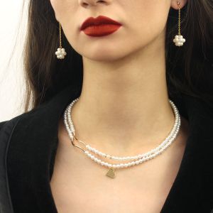 Set doua coliere din perle de Mallorca albe si elemente placate cu aur 18k