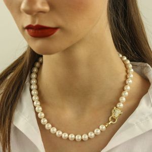 Colier exclusivist din perle naturale albe  9 - 10 mm AA si element auriu tigru