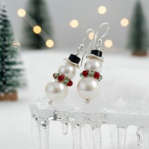 Cercei "Om de zapada" din perle de Mallorca, agat si coral