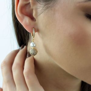 Cercei din perle de Mallorca, rhinestone si elemente placate cu aur 18K