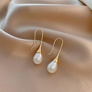 Cercei "Teardrop" aurii cu perle
