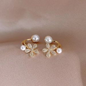 Cercei "Darling" placati cu aur, perle si cristale