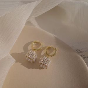Cercei "White Cube" placati cu aur si perle