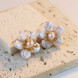 Cercei "Camelia" din perle naturale