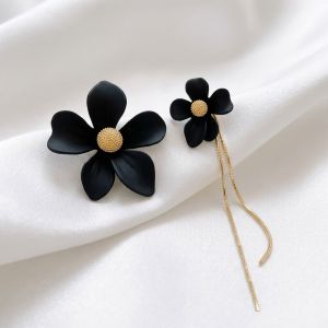 Cercei "Black Daisies" placati cu aur