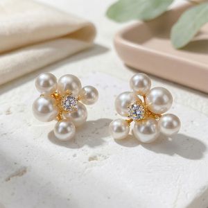 Cercei "Pearl Bloom" din perle