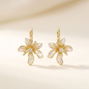 Cercei "Silk Petal" placati cu aur si cristale