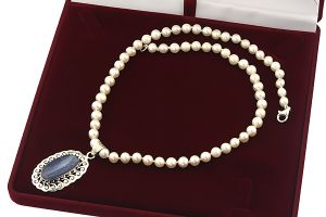 Colier unicat din perle naturale albe, cyanit si argint