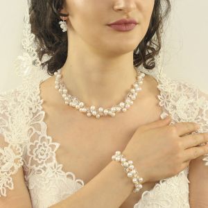 Set crosetat din perle naturale albe, cristale Swarovski si argint