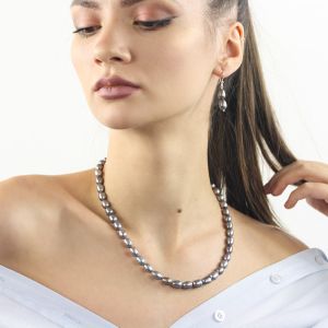 Set din perle naturale ovale gri si argint