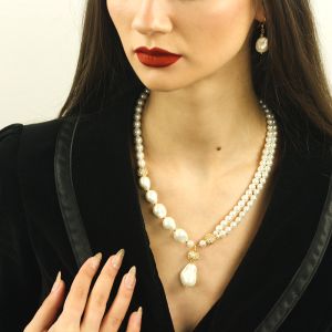 Set perle de Mallorca albe si rhinestone auriu