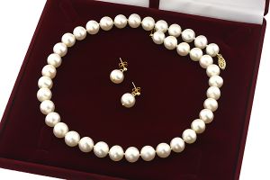 Set exclusivist din perle naturale 10 - 12 mm AAAA si aur 14K