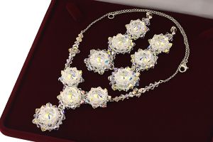 Set exclusivist din cristale Swarovski Aurora si argint