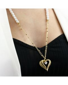 Colier "Unfolding heart" din perle de Mallorca si elemente placate cu aur