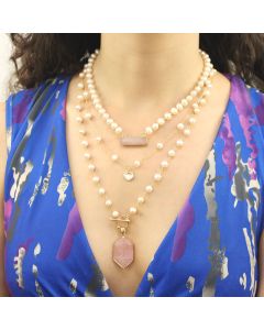 Set trei coliere din perle naturale, cuart roz si elemente placate cu aur 18k