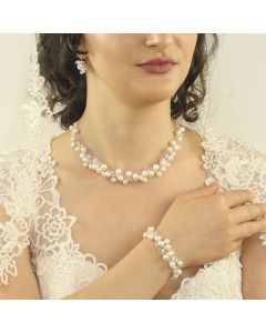 Set crosetat din perle naturale albe, cristale Swarovski si argint