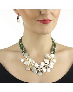 Set flori din sidef, perle naturale, granat si cristale Preciosa
